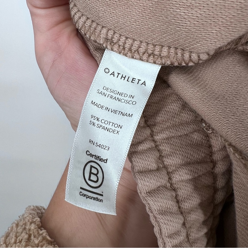 SOLD Athleta Silt Taupe Tan Farallon Cargo Crop Casual Sweatpants - Picture 7 of 8